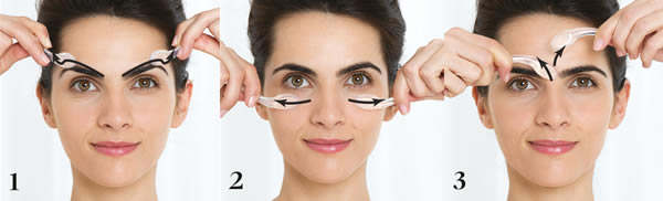 2 herramientas de masaje multicorrectivas se incluyen para cada contorno de ojos